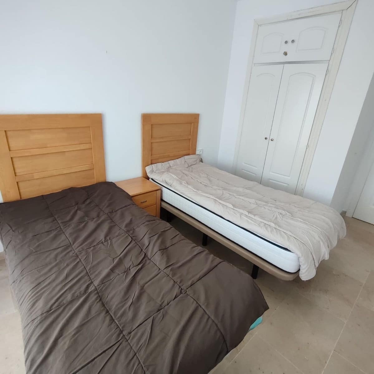 2 bedroom Apartment for sale in La Duquesa / Puerto de la Duquesa - € 245,000 (Ref: 9080864)