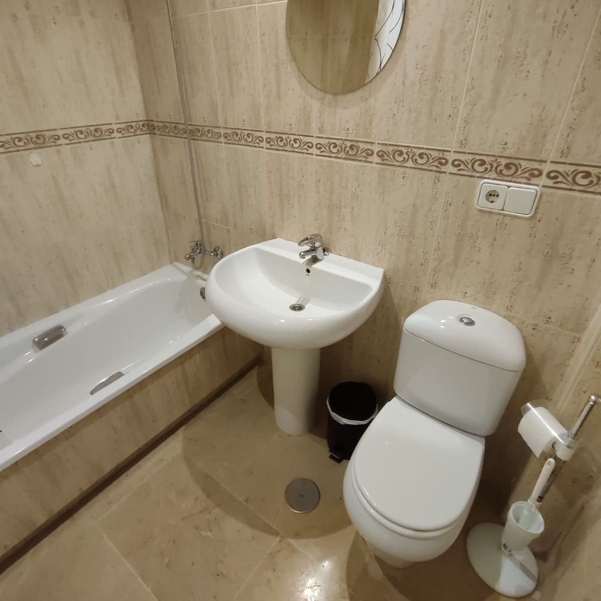 2 bedroom Apartment for sale in La Duquesa / Puerto de la Duquesa - € 245,000 (Ref: 9080864)