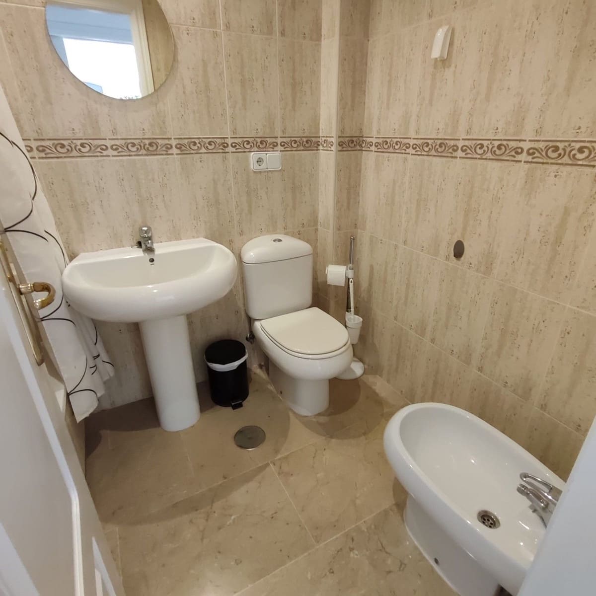 2 bedroom Apartment for sale in La Duquesa / Puerto de la Duquesa - € 245,000 (Ref: 9080864)