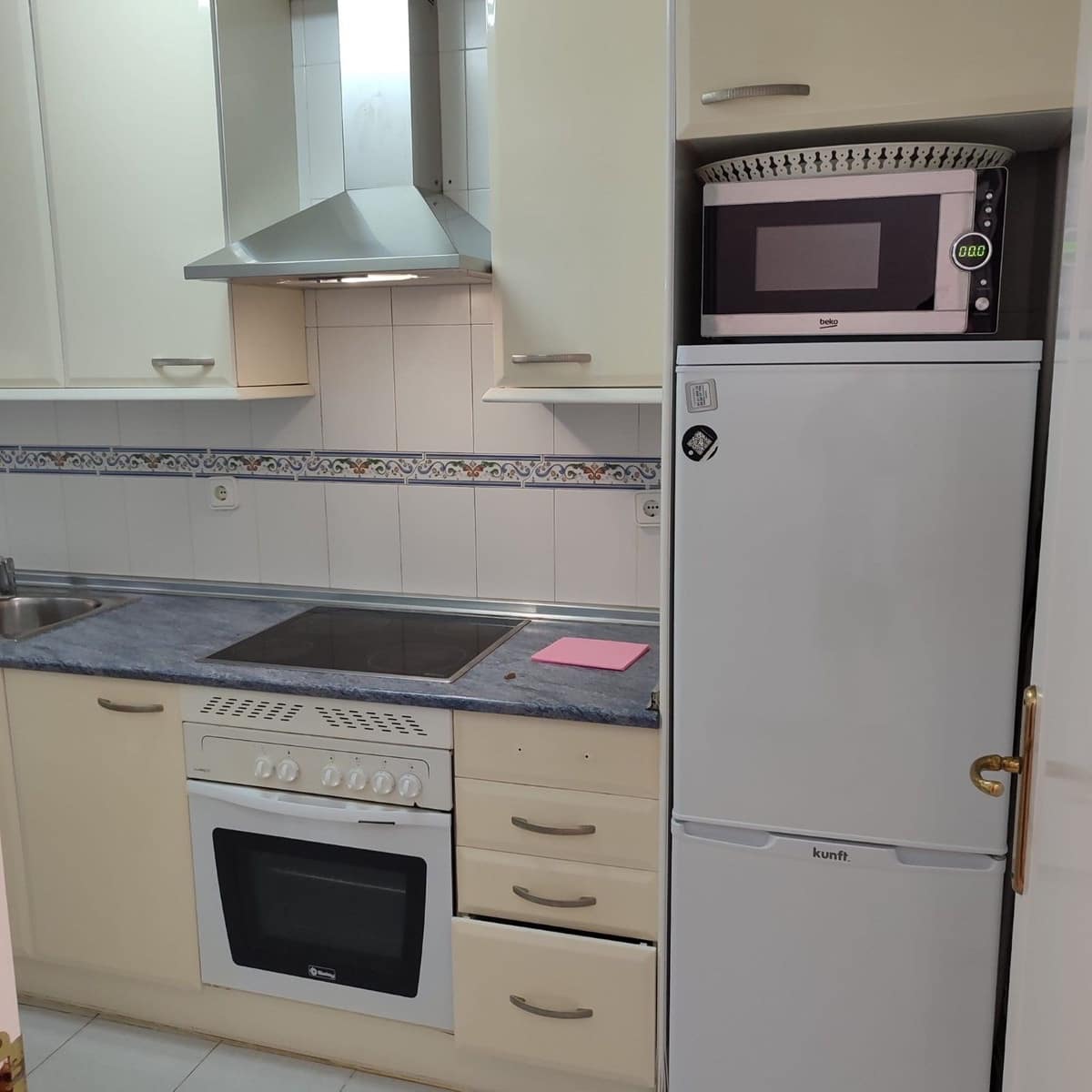 2 bedroom Apartment for sale in La Duquesa / Puerto de la Duquesa - € 245,000 (Ref: 9080864)