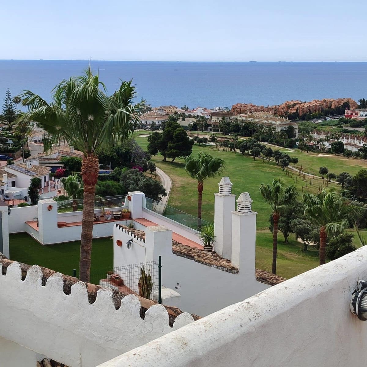 2 bedroom Apartment for sale in La Duquesa / Puerto de la Duquesa - € 245,000 (Ref: 9080864)