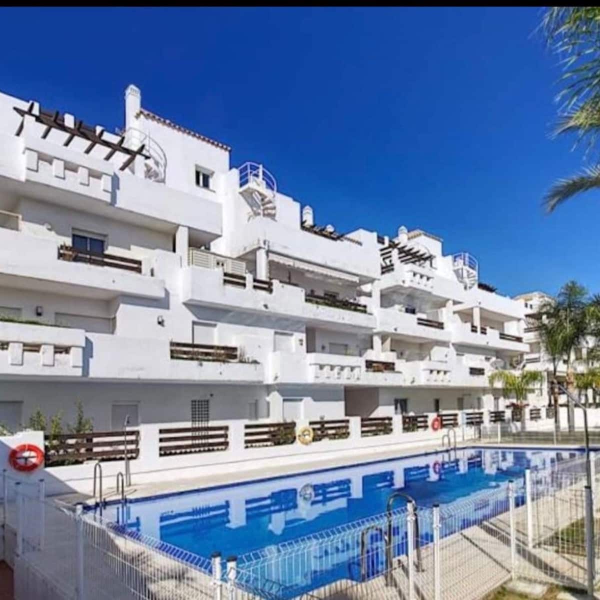 2 bedroom Apartment for sale in Estepona - € 244,000 (Ref: 9080865)