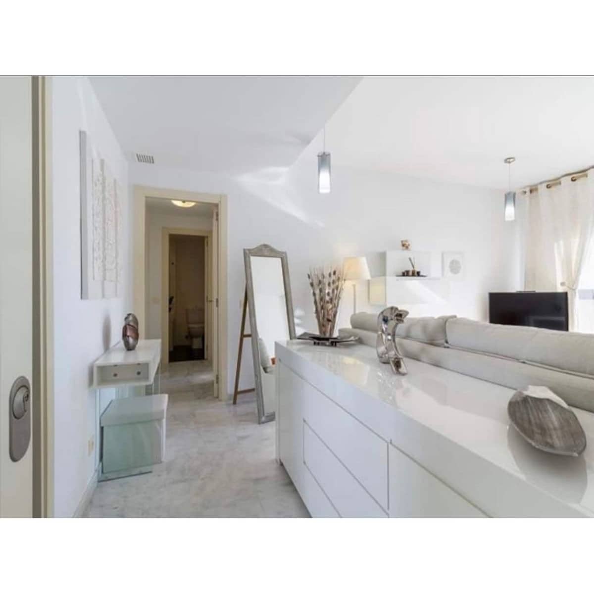 2 bedroom Apartment for sale in Estepona - € 244,000 (Ref: 9080865)