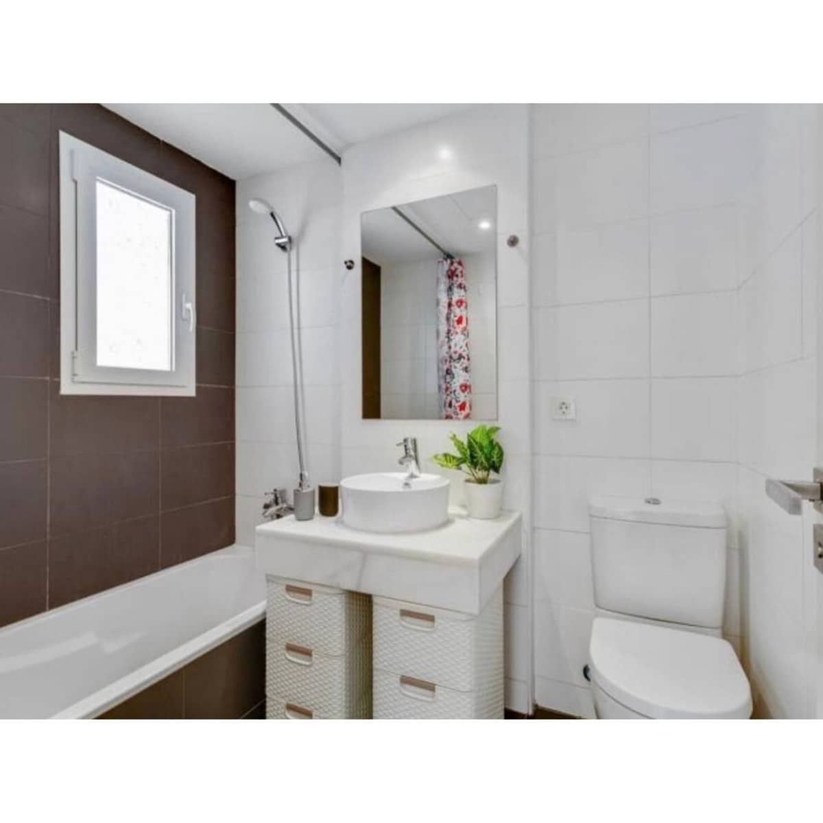 2 bedroom Apartment for sale in Estepona - € 244,000 (Ref: 9080865)