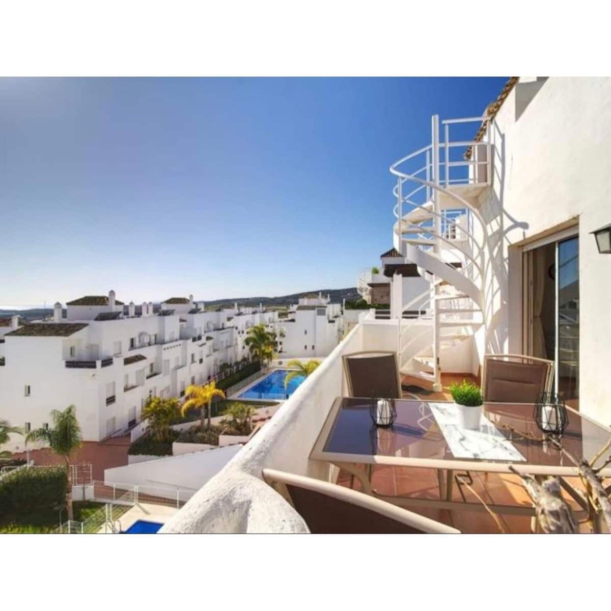 2 bedroom Apartment for sale in Estepona - € 244,000 (Ref: 9080865)