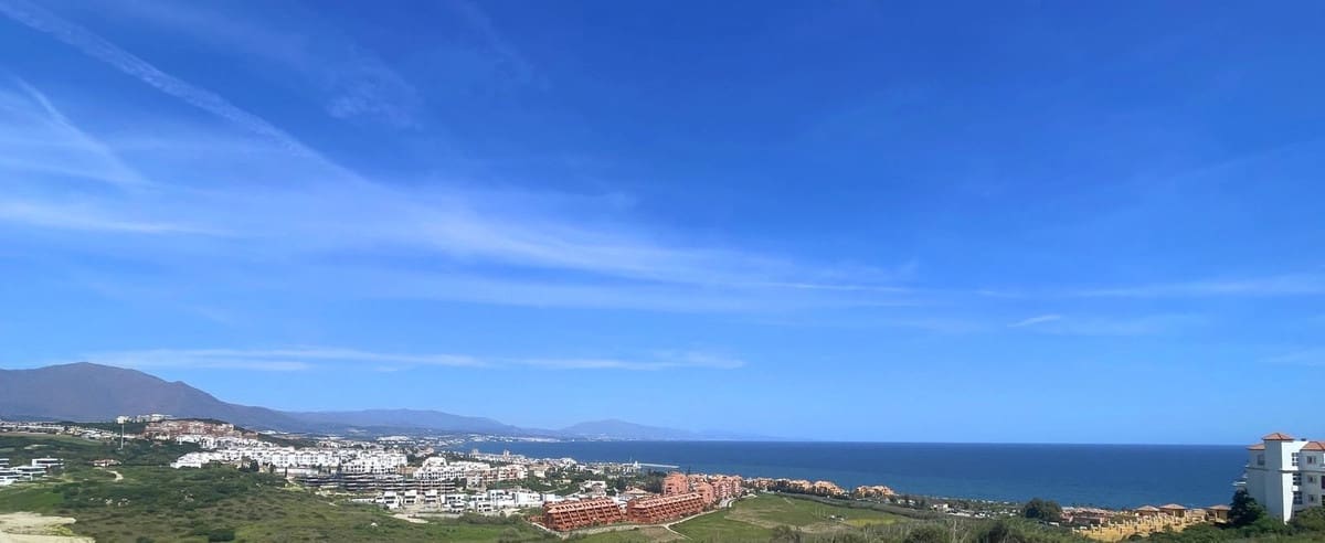 2 bedroom Apartment for sale in La Duquesa / Puerto de la Duquesa - € 213,000 (Ref: 9080868)