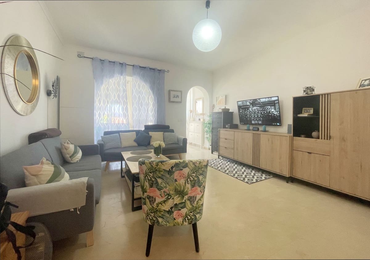 2 bedroom Apartment for sale in La Duquesa / Puerto de la Duquesa - € 213,000 (Ref: 9080868)