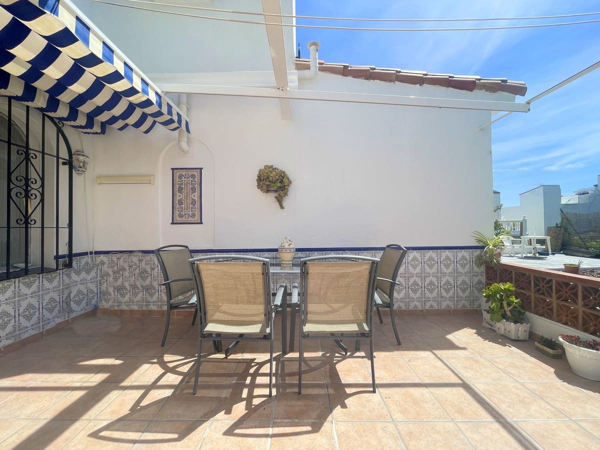 2 bedroom Apartment for sale in La Duquesa / Puerto de la Duquesa - € 213,000 (Ref: 9080868)