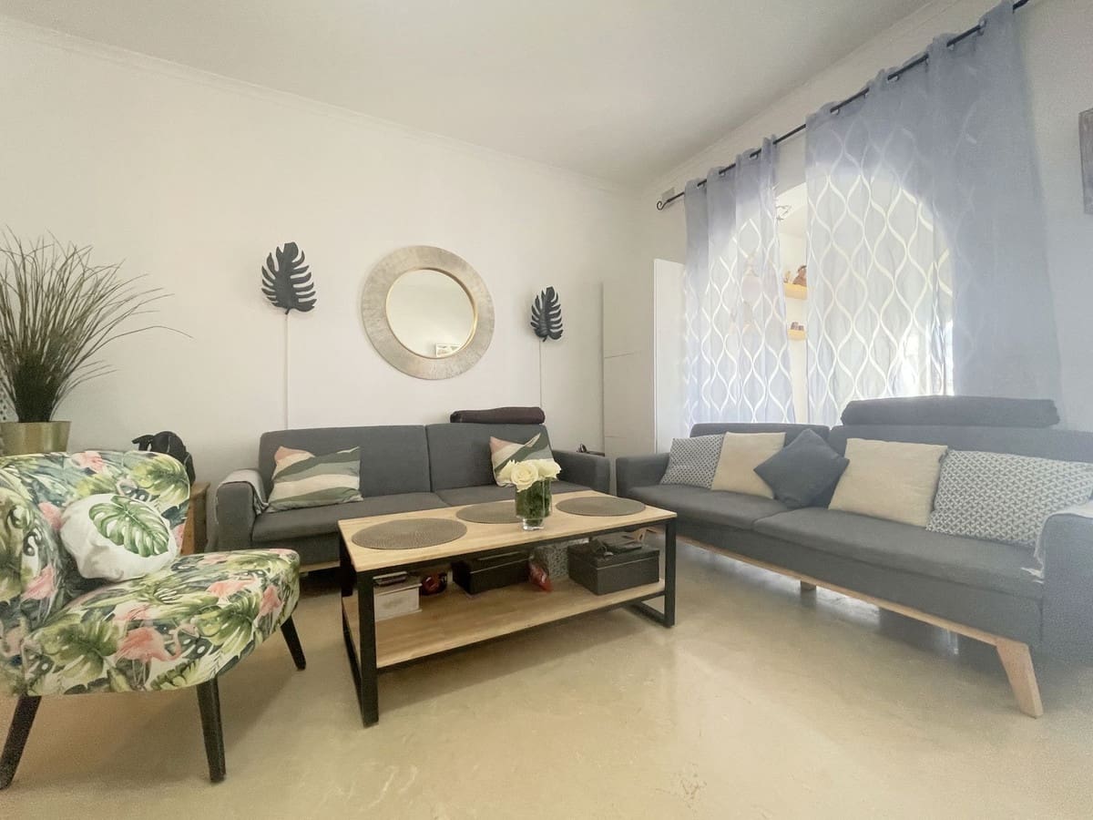 2 bedroom Apartment for sale in La Duquesa / Puerto de la Duquesa - € 213,000 (Ref: 9080868)