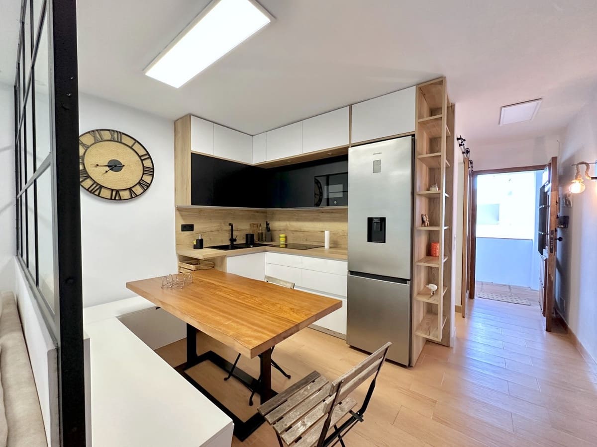 Apartment for sale in Estepona - € 230,000 (Ref: 9080871)