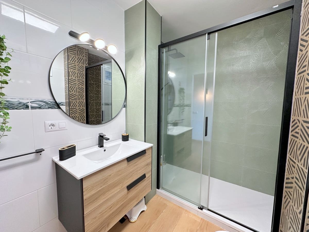 Apartment for sale in Estepona - € 230,000 (Ref: 9080871)