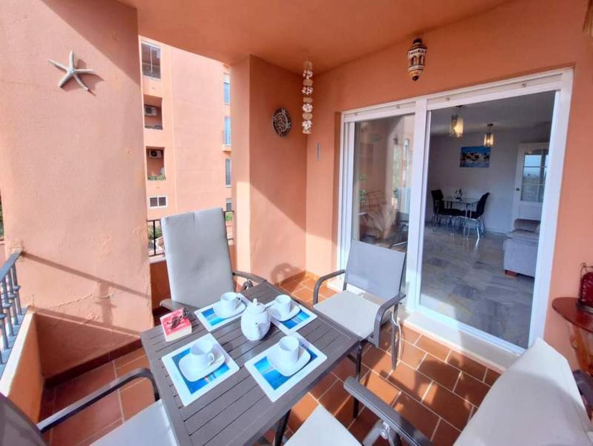 2 bedroom Apartment for sale in La Duquesa / Puerto de la Duquesa - € 230,000 (Ref: 9080873)