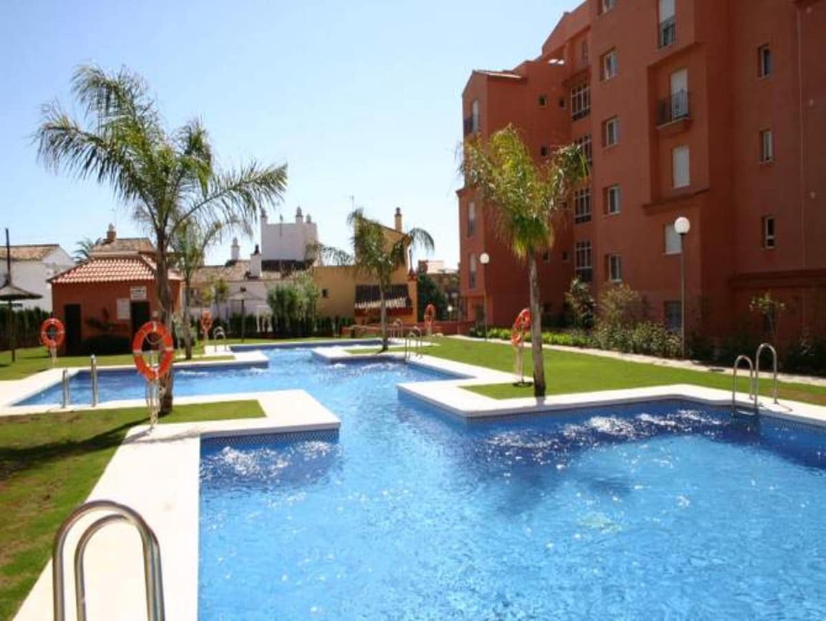 2 bedroom Apartment for sale in La Duquesa / Puerto de la Duquesa - € 230,000 (Ref: 9080873)