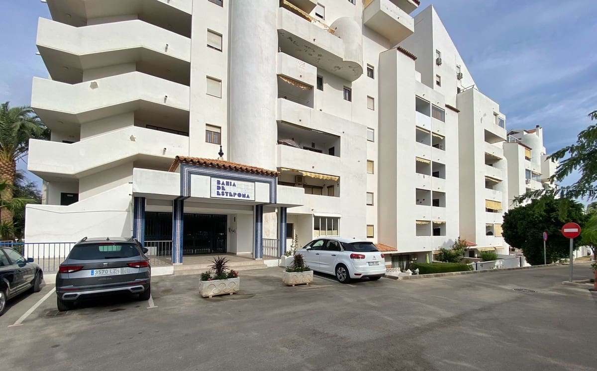 1 chambre Appartement à vendre à Estepona - 229 000 € (Ref: 9080875)