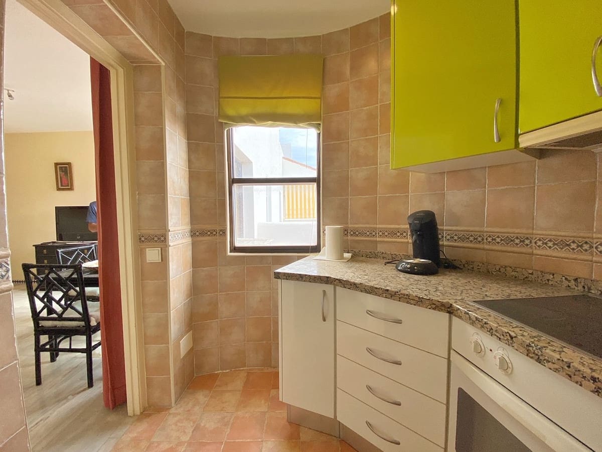 1 chambre Appartement à vendre à Estepona - 229 000 € (Ref: 9080875)