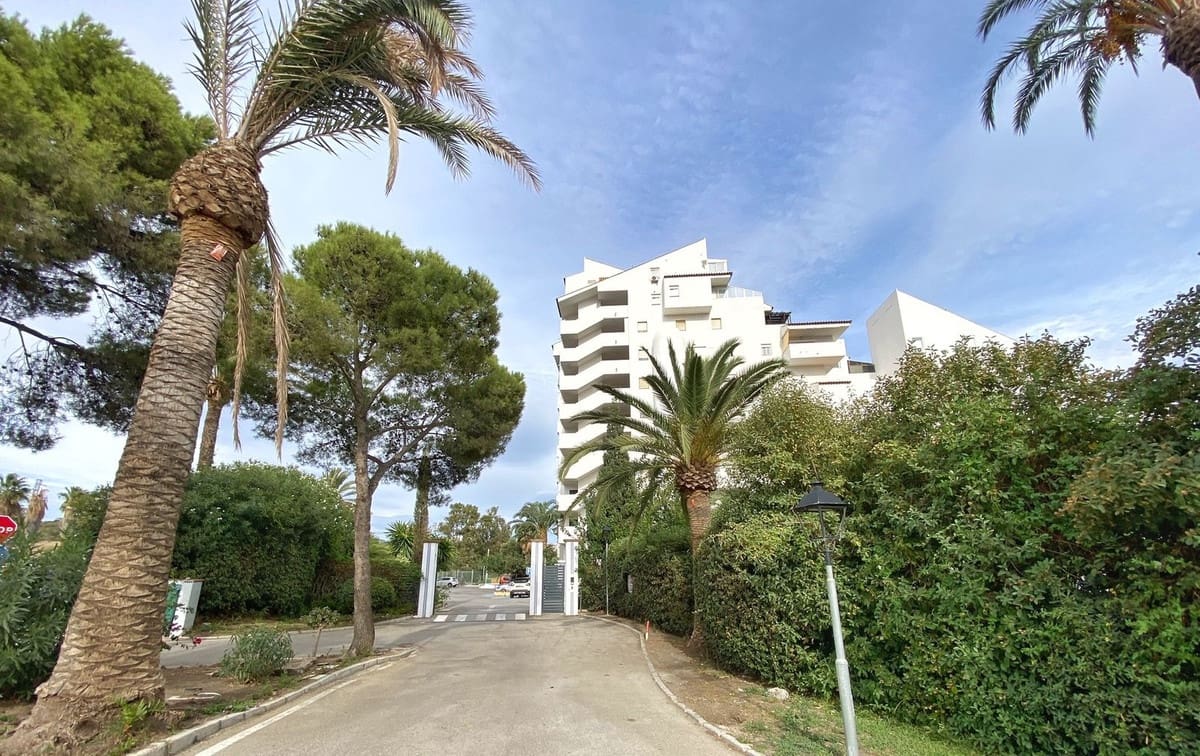 1 chambre Appartement à vendre à Estepona - 229 000 € (Ref: 9080875)