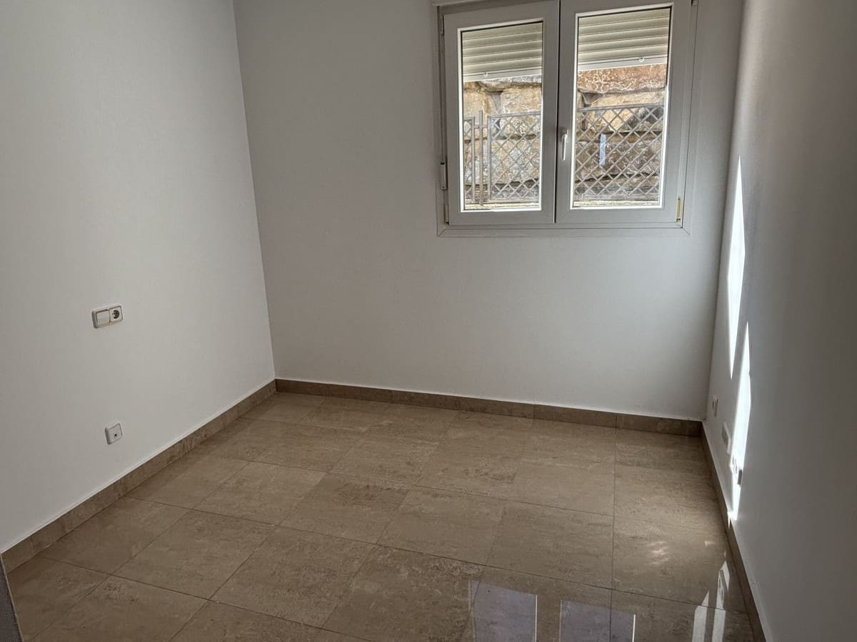 2 bedroom Apartment for sale in La Duquesa / Puerto de la Duquesa - € 238,000 (Ref: 9080876)