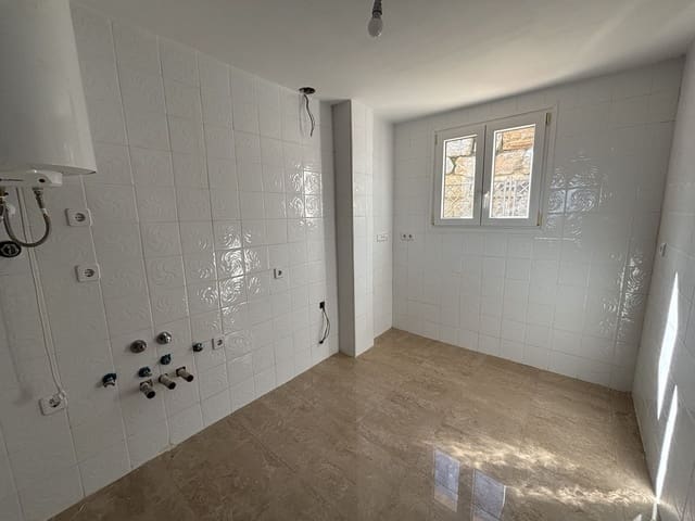 2 slaapkamer Appartement te koop in La Duquesa / Puerto de la Duquesa, Manilva - € 239.000 (Ref: 9080876)