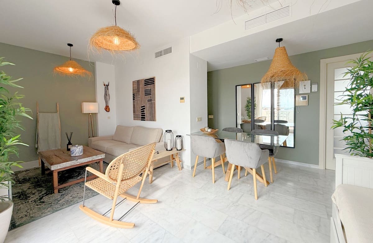 1 bedroom Apartment for sale in Estepona with garage - € 215,000 (Ref: 9080877)