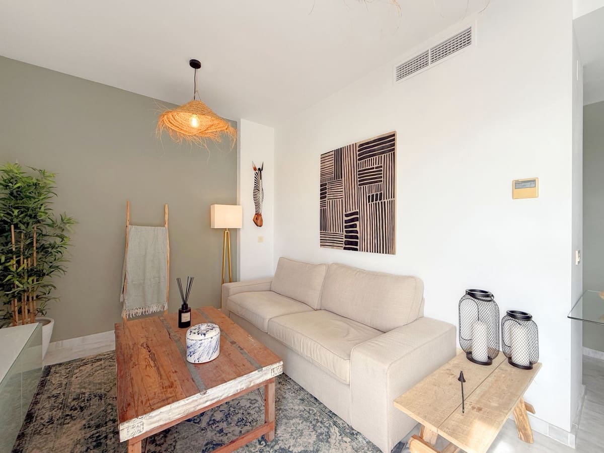 1 bedroom Apartment for sale in Estepona with garage - € 215,000 (Ref: 9080877)