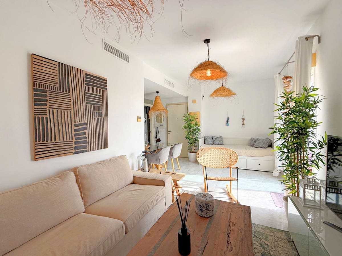 1 bedroom Apartment for sale in Estepona with garage - € 215,000 (Ref: 9080877)