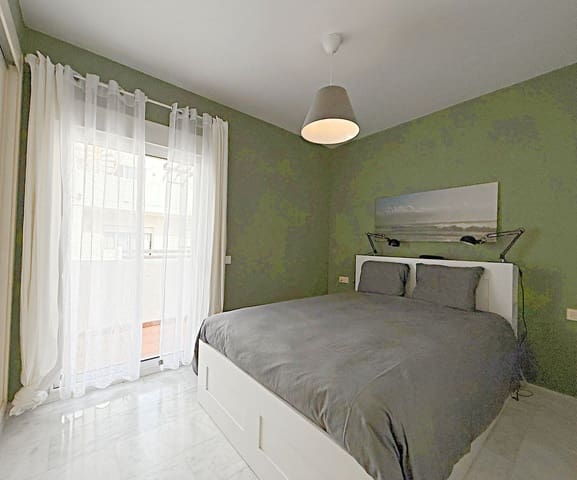 1 bedroom Apartment for sale in Estepona with garage - € 215,000 (Ref: 9080877)