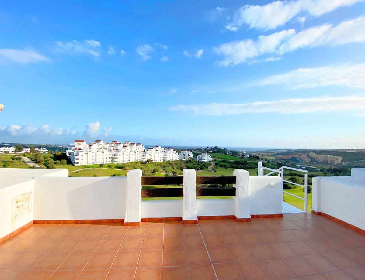 1 bedroom Apartment for sale in Estepona with garage - € 215,000 (Ref: 9080877)