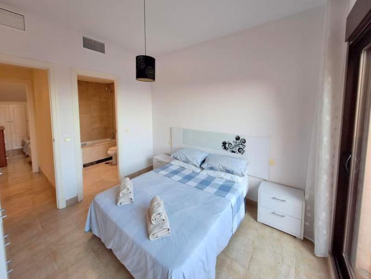 2 soveværelse Lejlighed til salg i La Duquesa / Puerto de la Duquesa - € 225.000 (Ref: 9080878)