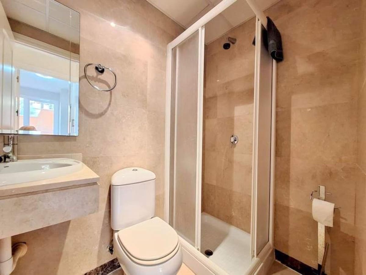 2 soveværelse Lejlighed til salg i La Duquesa / Puerto de la Duquesa - € 225.000 (Ref: 9080878)