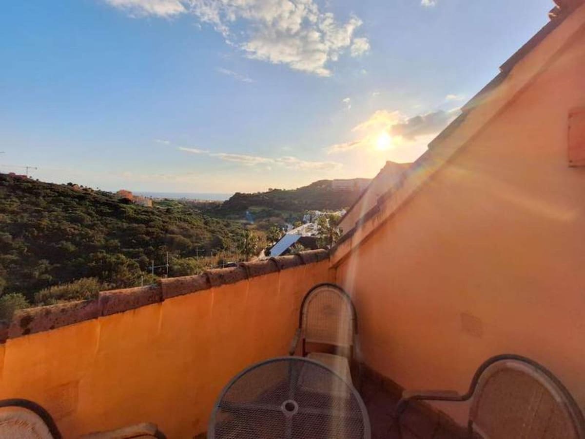 2 soveværelse Lejlighed til salg i La Duquesa / Puerto de la Duquesa - € 225.000 (Ref: 9080878)