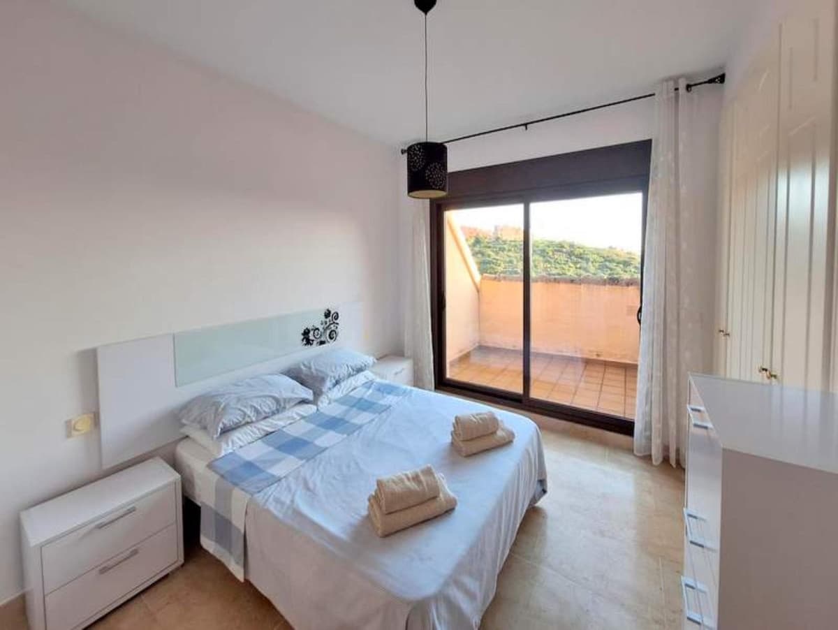 2 soveværelse Lejlighed til salg i La Duquesa / Puerto de la Duquesa - € 225.000 (Ref: 9080878)