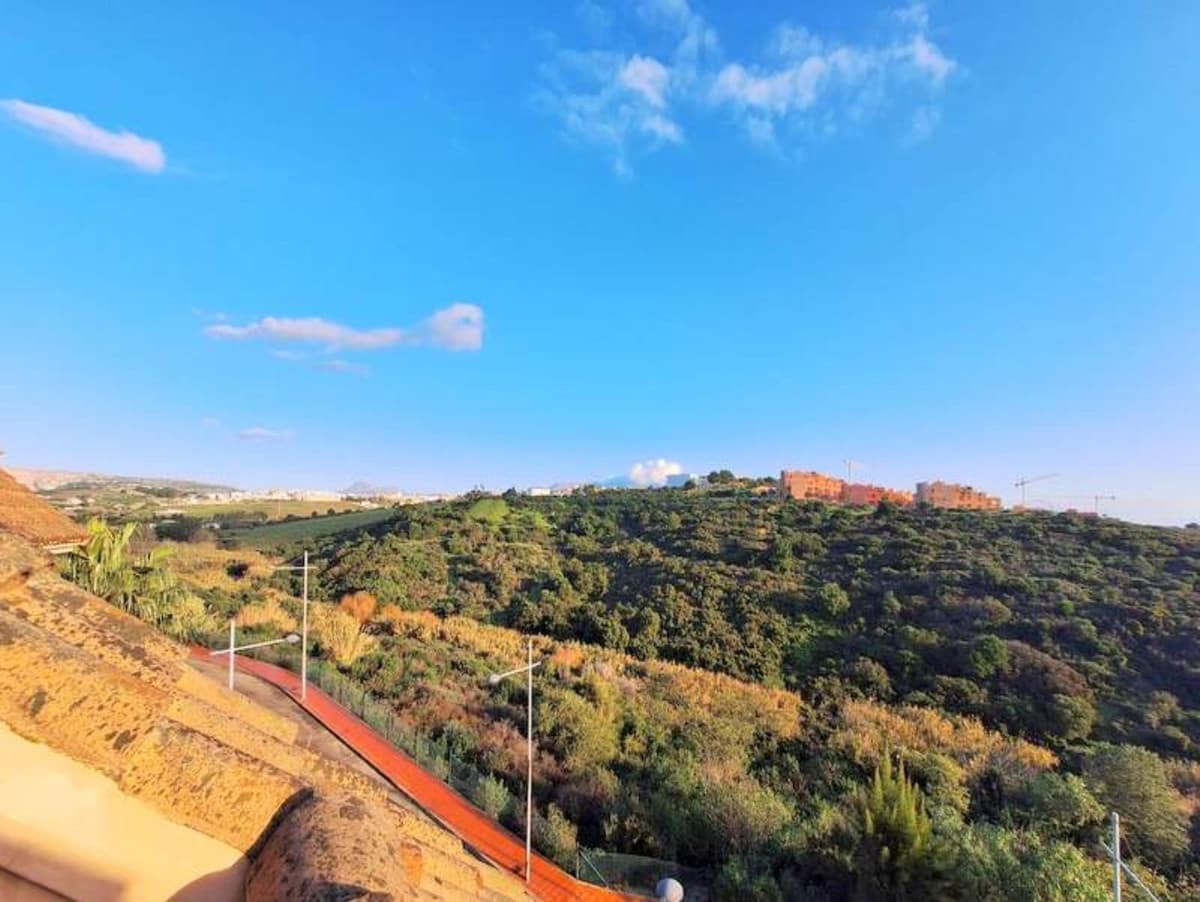 2 soveværelse Lejlighed til salg i La Duquesa / Puerto de la Duquesa - € 225.000 (Ref: 9080878)