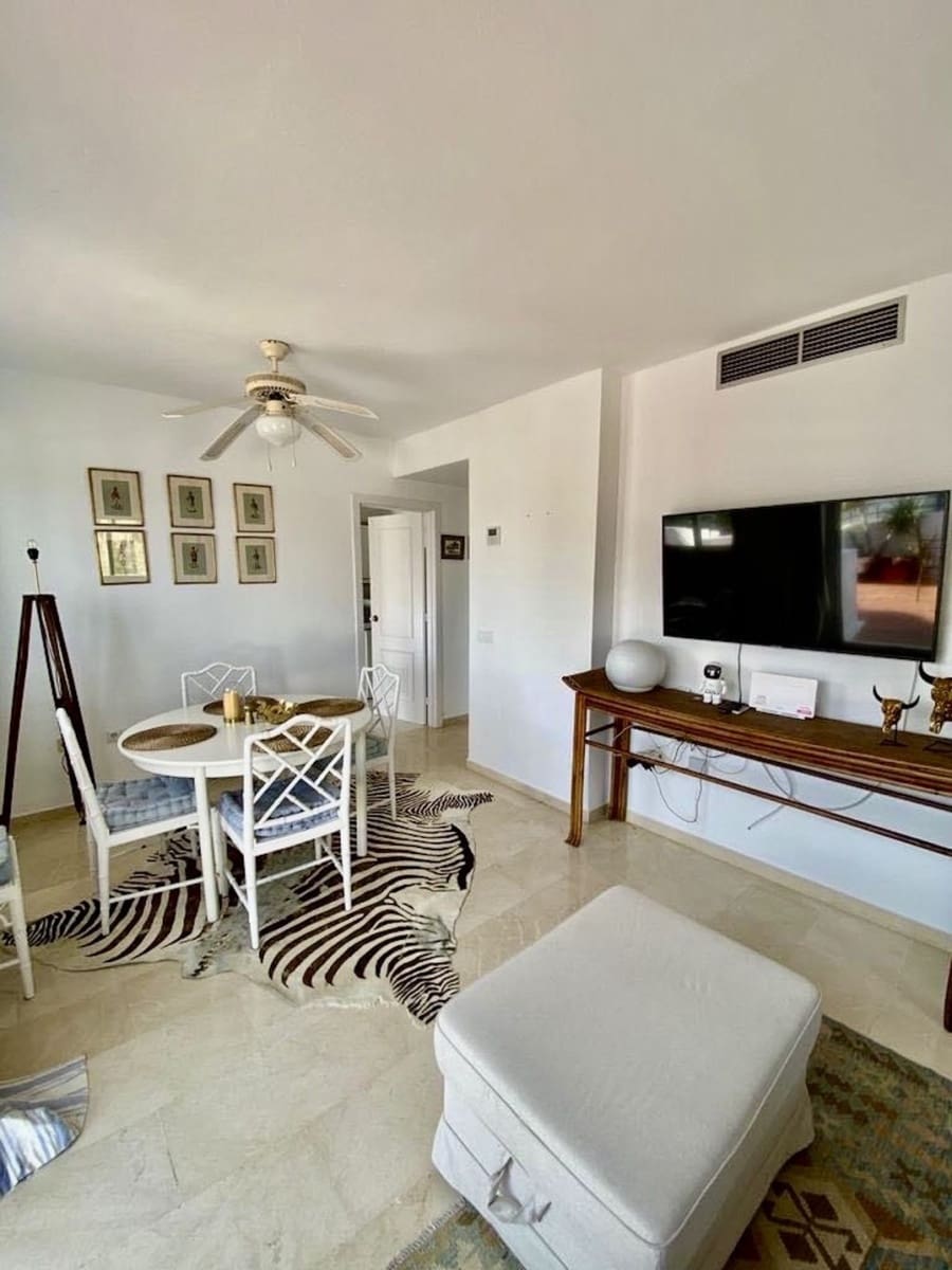 2 soverom Leilighet til salgs i Estepona - € 220 000 (Ref: 9080880)