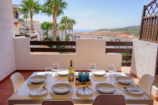 2 quarto Apartamento para venda em La Duquesa / Puerto de la Duquesa, Manilva com garagem - 210 000 € (Ref: 9080886)