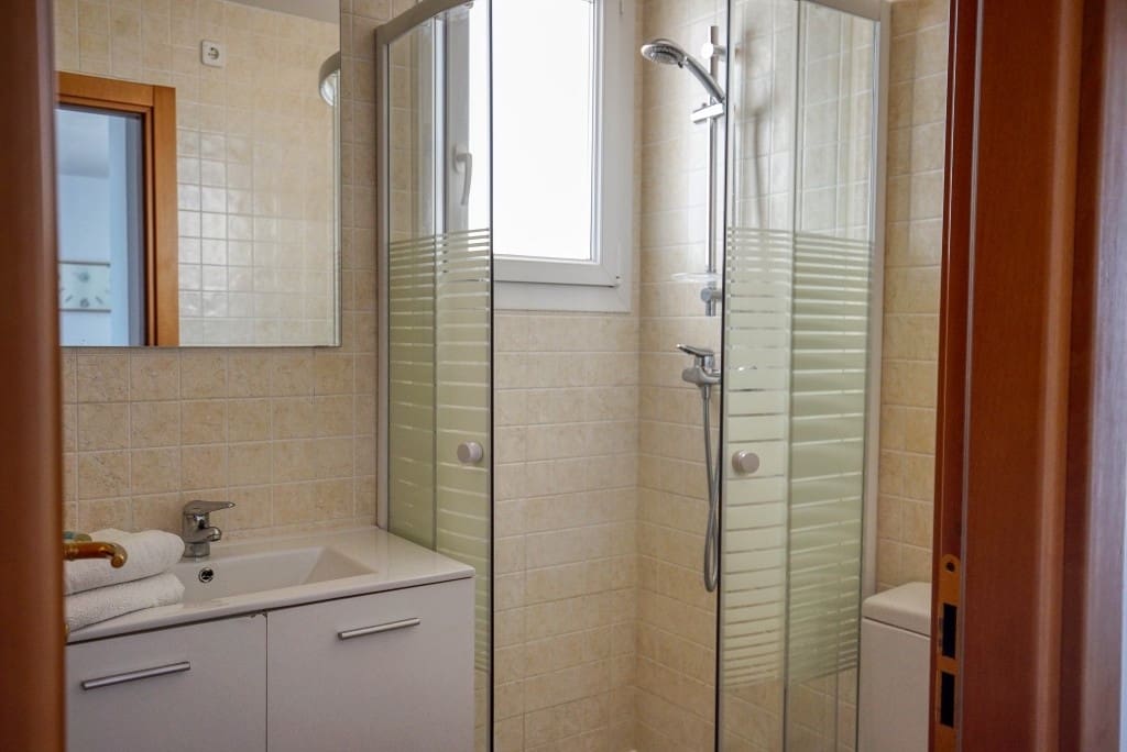 2 quarto Apartamento para venda em La Duquesa / Puerto de la Duquesa com garagem - 210 000 € (Ref: 9080886)