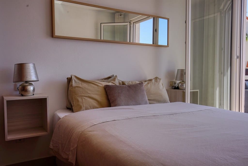 2 quarto Apartamento para venda em La Duquesa / Puerto de la Duquesa com garagem - 210 000 € (Ref: 9080886)