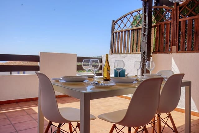 2 quarto Apartamento para venda em La Duquesa / Puerto de la Duquesa, Manilva com garagem - 210 000 € (Ref: 9080886)