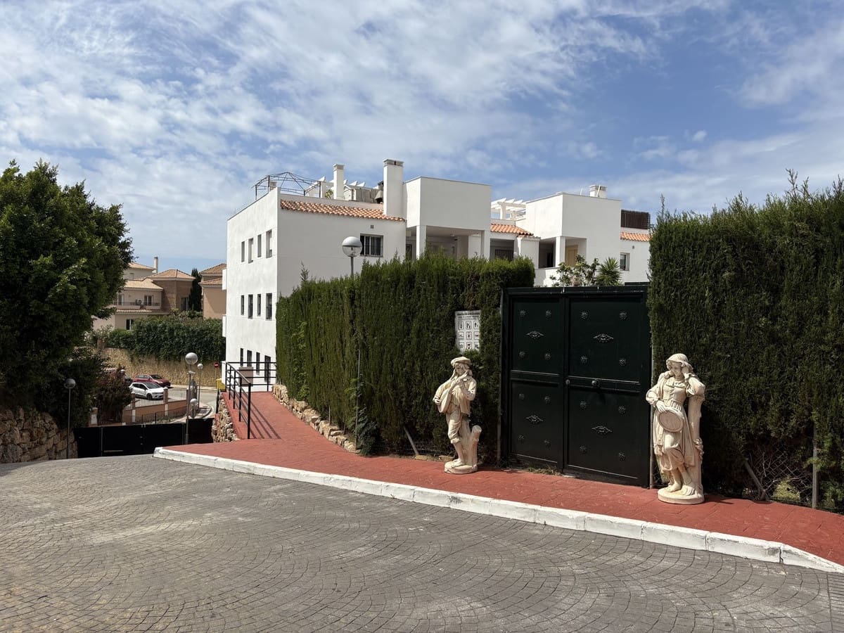 2 bedroom Apartment for sale in Riviera del Sol - € 185,000 (Ref: 9080890)