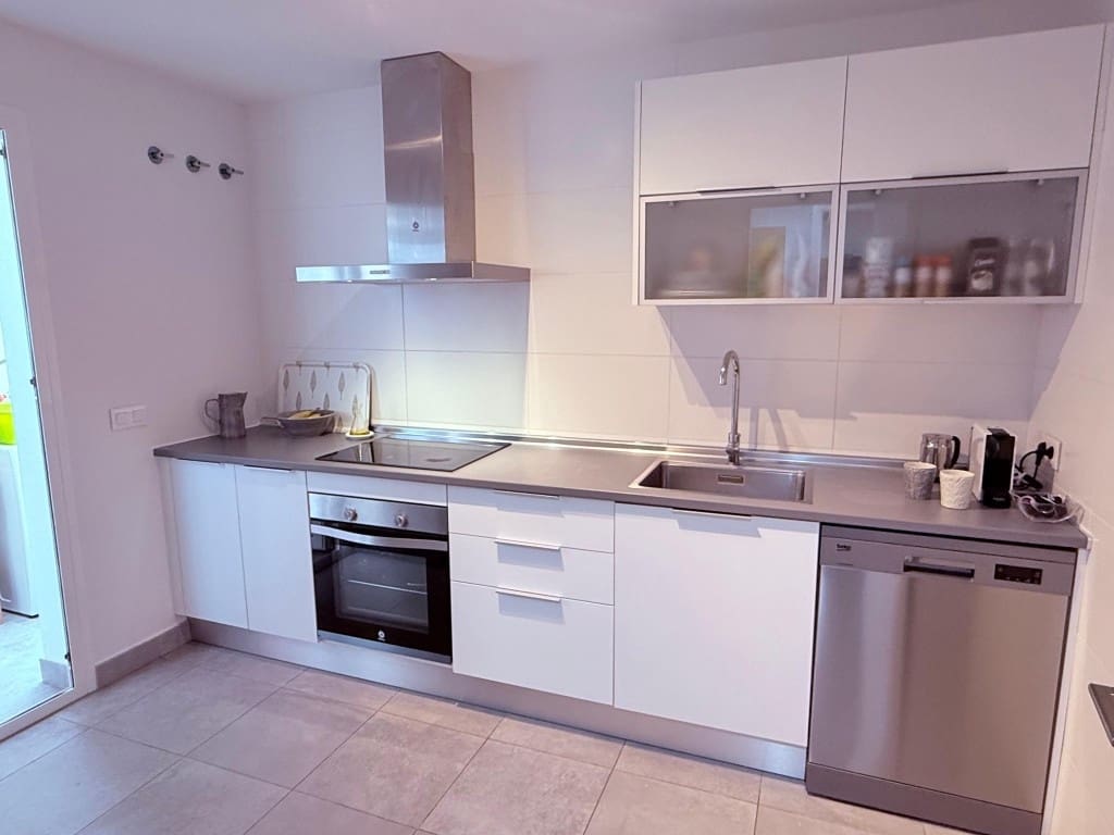 2 soveværelse Lejlighed til salg i Estepona - € 399.000 (Ref: 9115092)