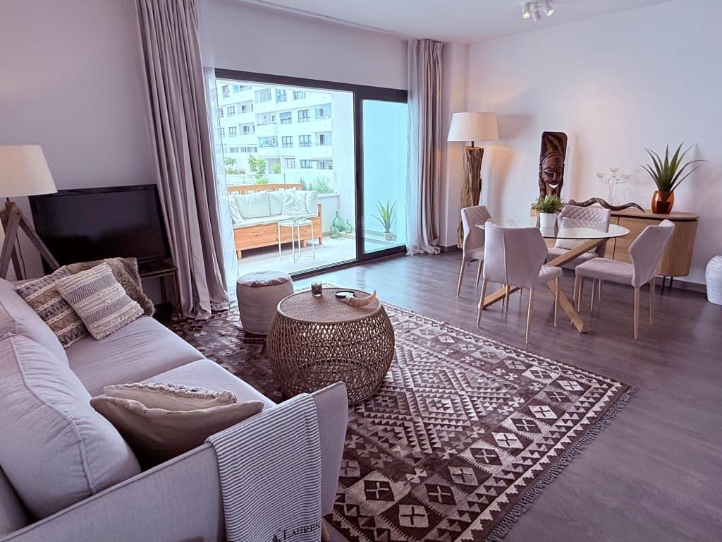 2 soveværelse Lejlighed til salg i Estepona - € 399.000 (Ref: 9115092)