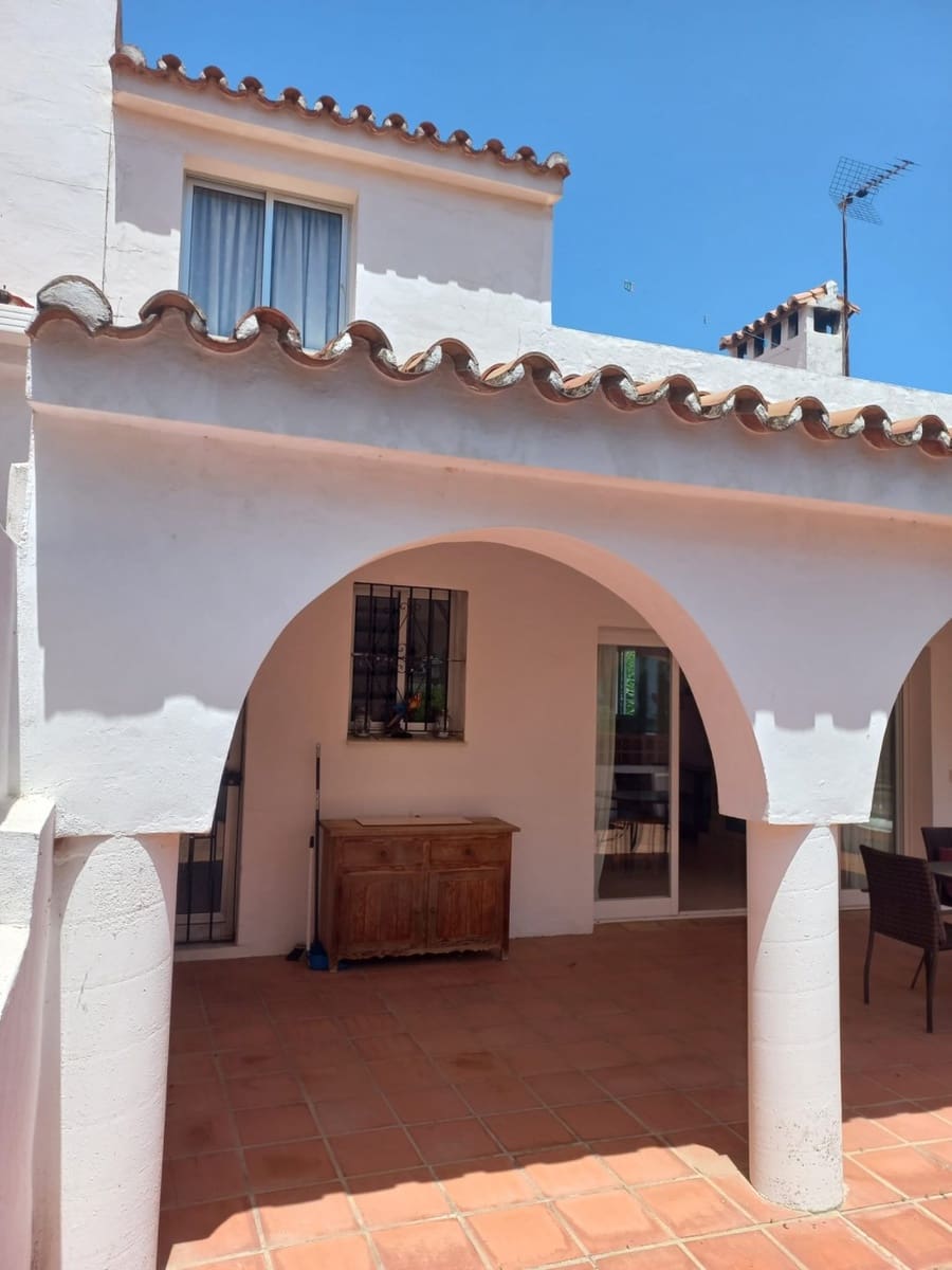 4 sypialnia Dom na sprzedaż w Manilva - 285 000 € (Ref: 9115093)