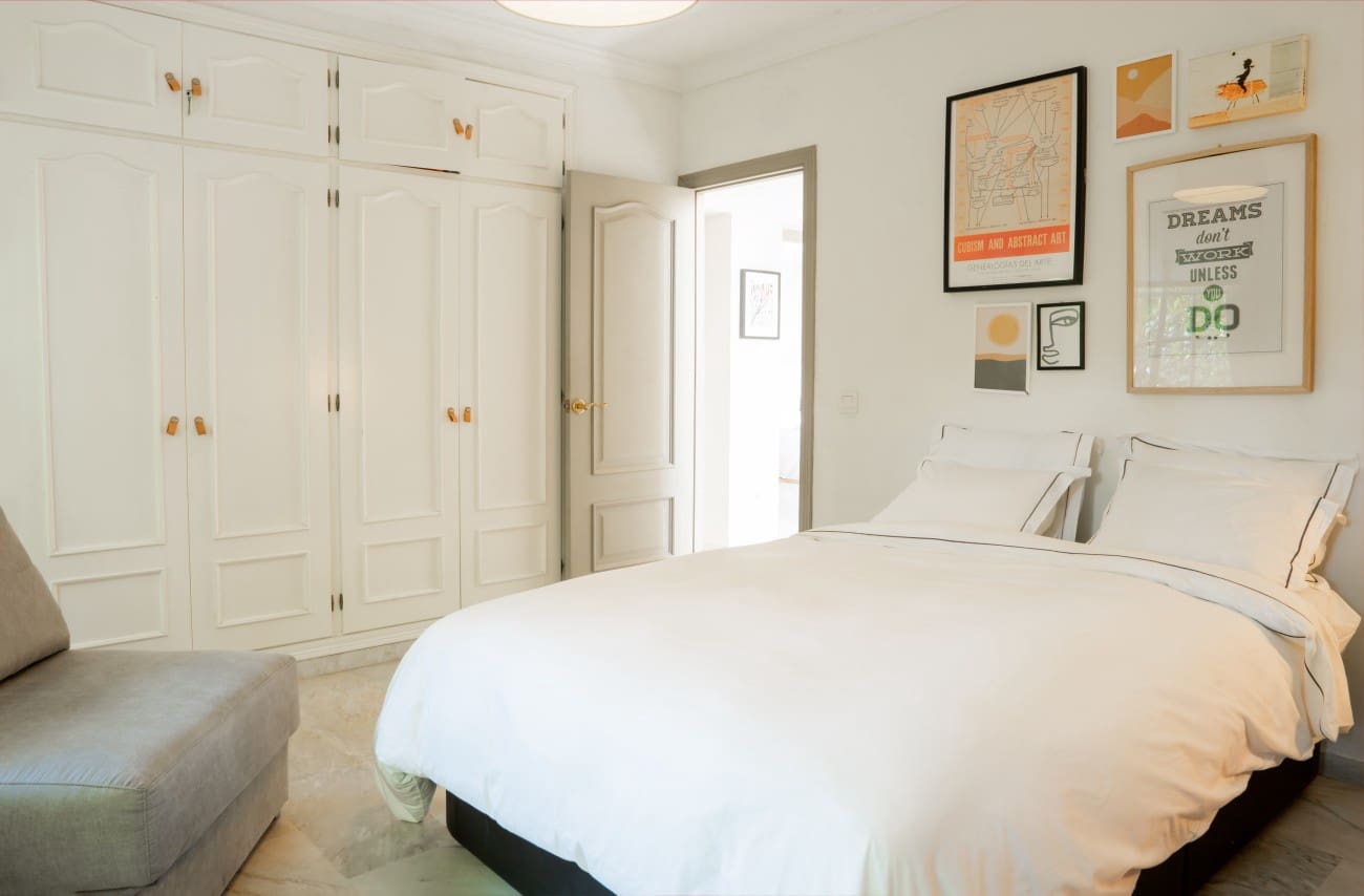 4 bedroom Villa for sale in Estepona with pool - € 1,450,000 (Ref: 9192680)