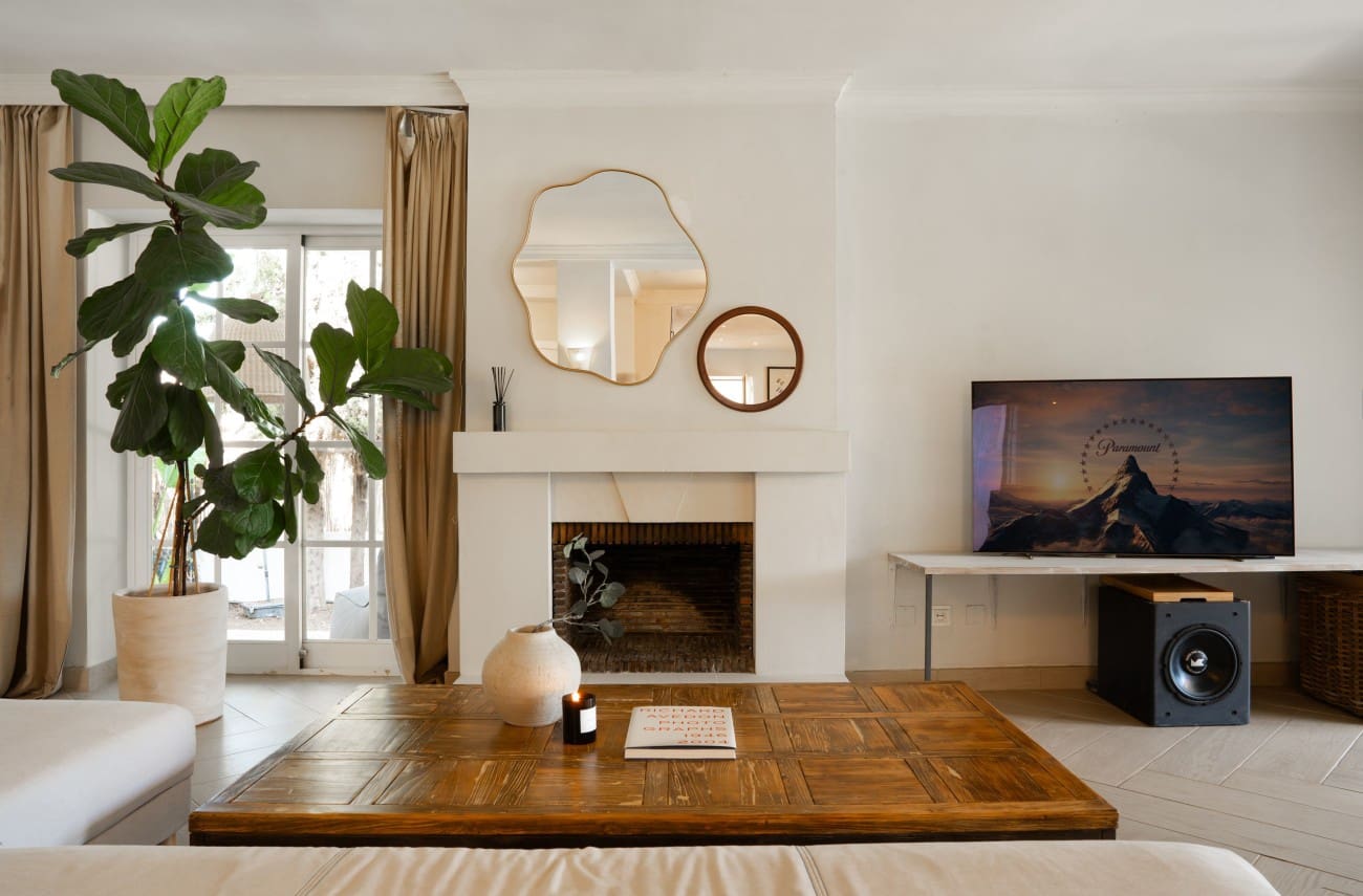 4 bedroom Villa for sale in Estepona with pool - € 1,450,000 (Ref: 9192680)