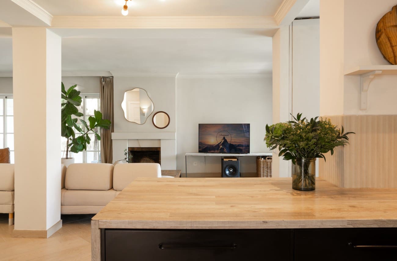 4 bedroom Villa for sale in Estepona with pool - € 1,450,000 (Ref: 9192680)