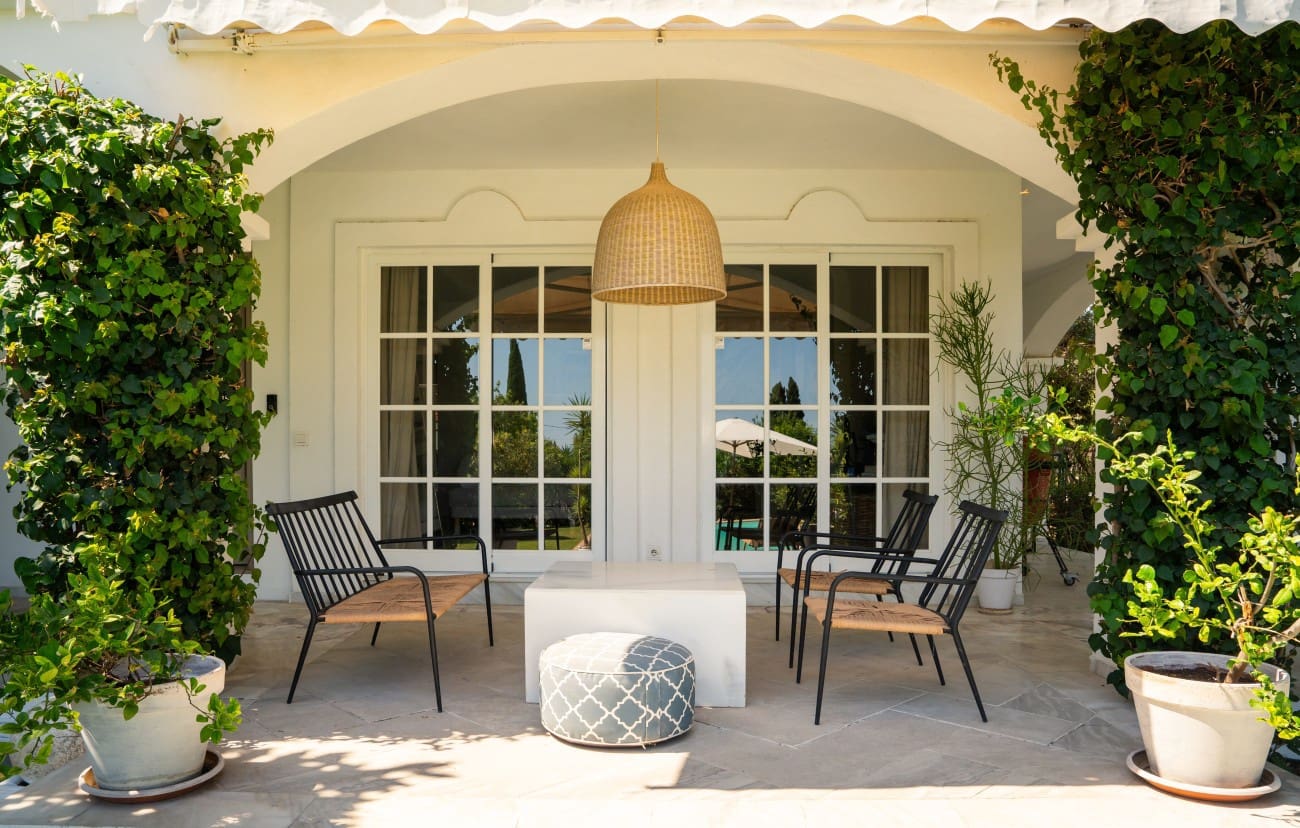 4 bedroom Villa for sale in Estepona with pool - € 1,450,000 (Ref: 9192680)