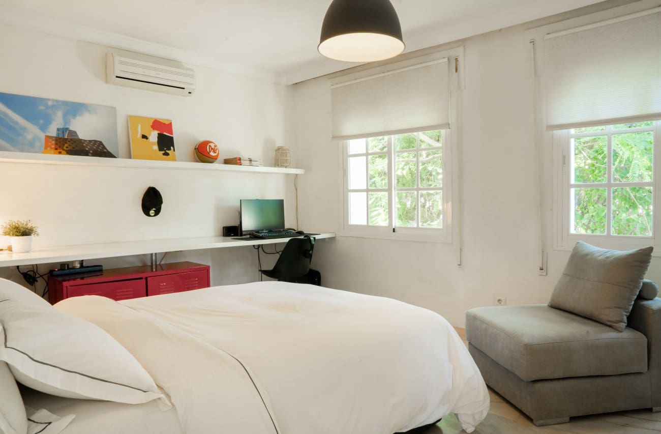 4 bedroom Villa for sale in Estepona with pool - € 1,450,000 (Ref: 9192680)