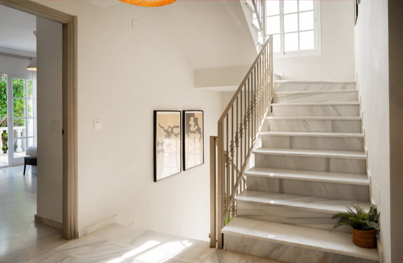 4 bedroom Villa for sale in Estepona with pool - € 1,450,000 (Ref: 9192680)