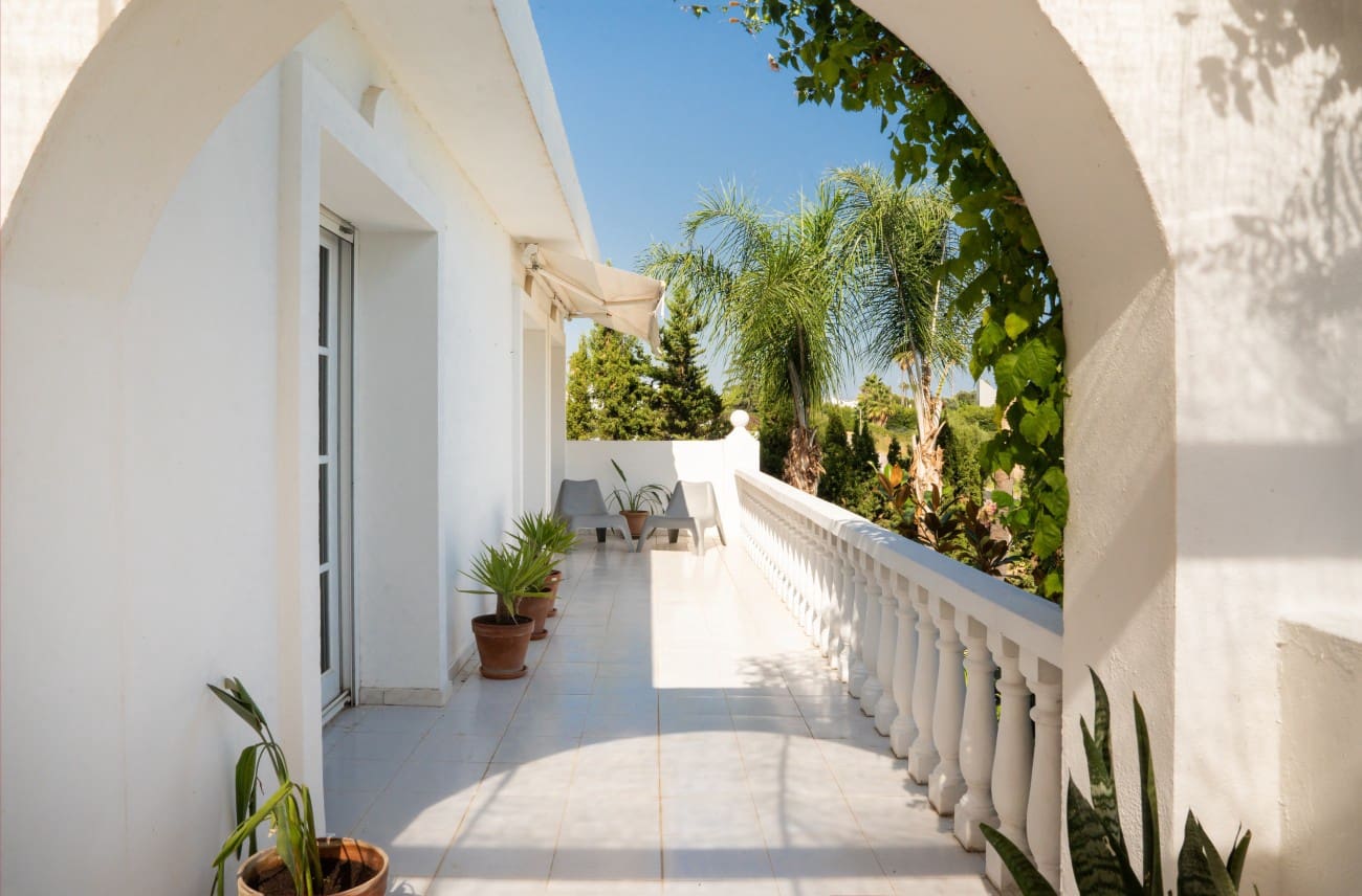 4 bedroom Villa for sale in Estepona with pool - € 1,450,000 (Ref: 9192680)