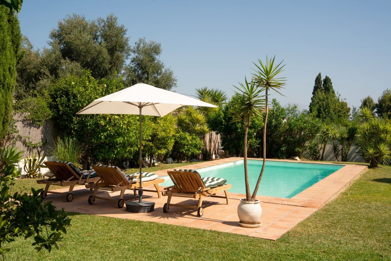 4 bedroom Villa for sale in Estepona with pool - € 1,450,000 (Ref: 9192680)