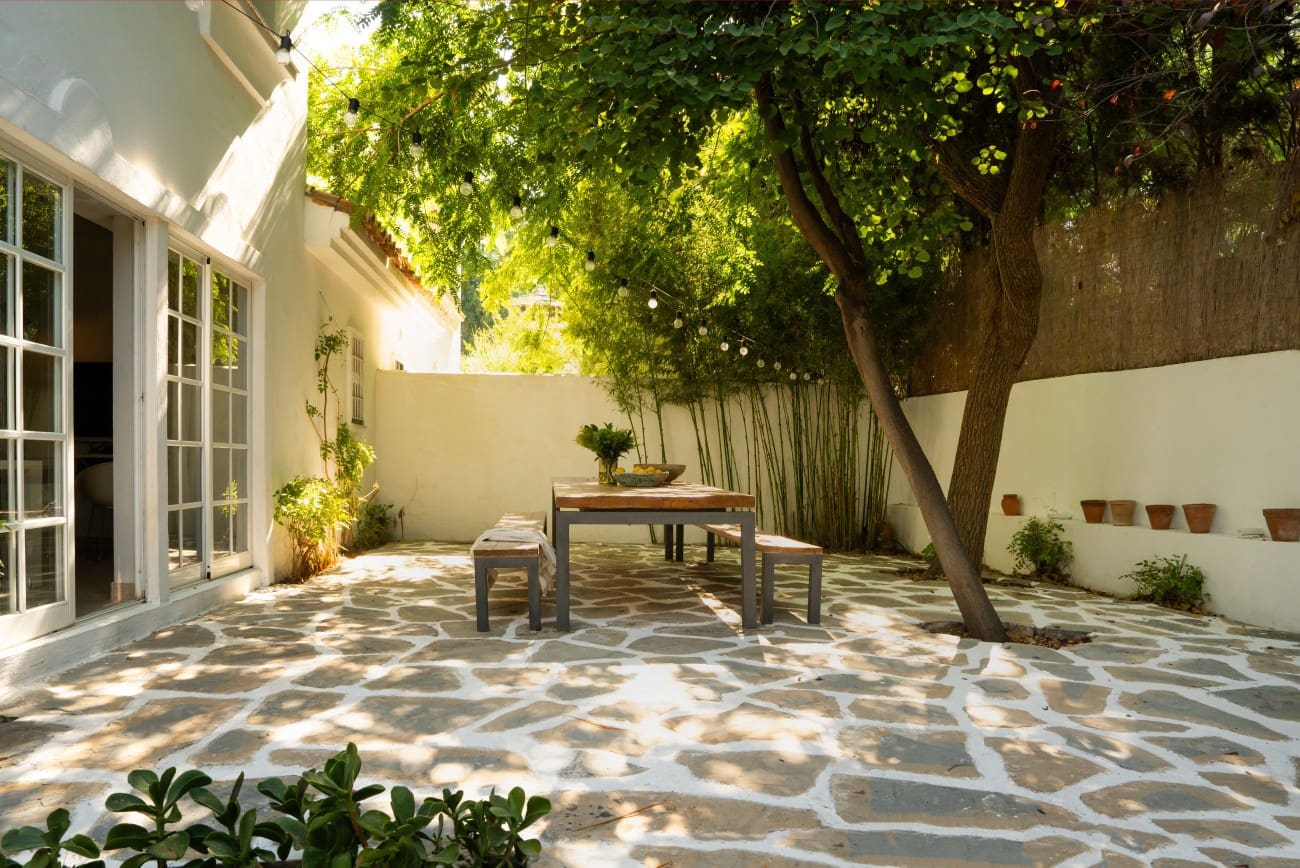 4 bedroom Villa for sale in Estepona with pool - € 1,450,000 (Ref: 9192680)